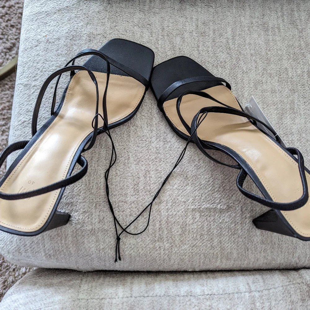H&M Heels NWT Size 9 Black Cream Square Toes Classic Office Business